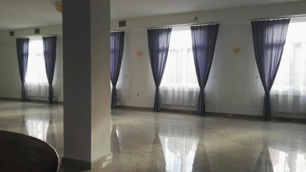 Hotel Julianow Varsó Kültér fotó
