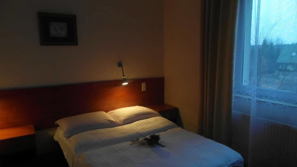 Hotel Julianow Varsó Kültér fotó