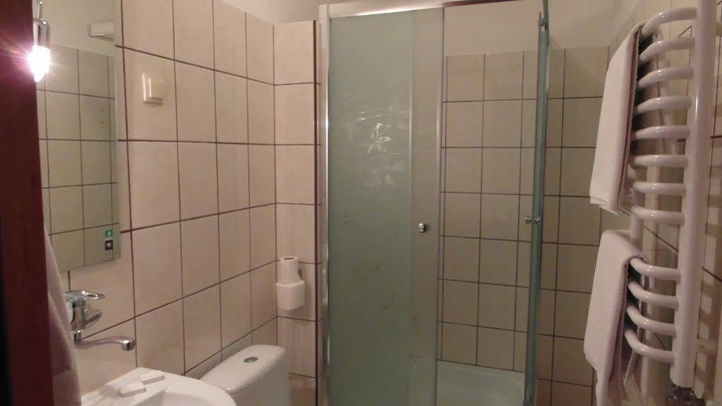Hotel Julianow Varsó Kültér fotó