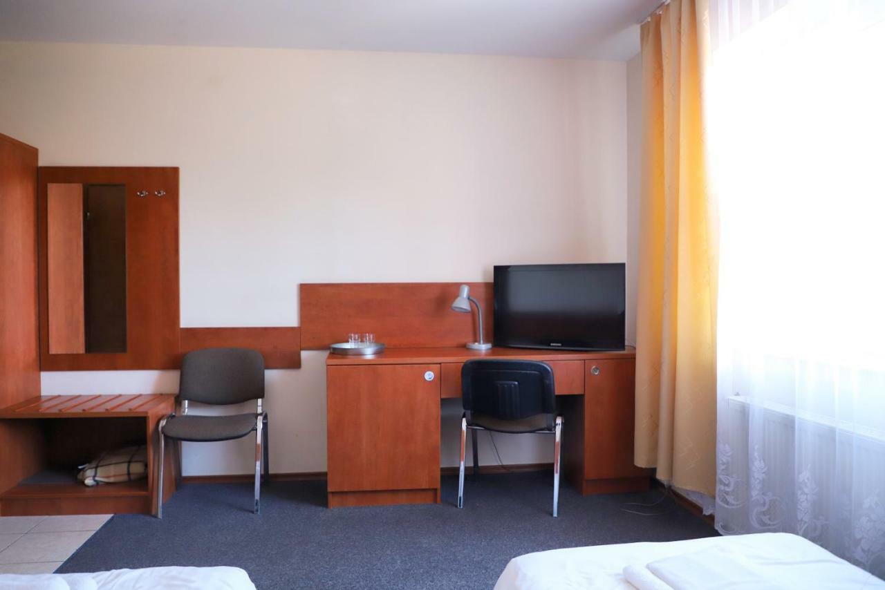 Hotel Julianow Varsó Kültér fotó